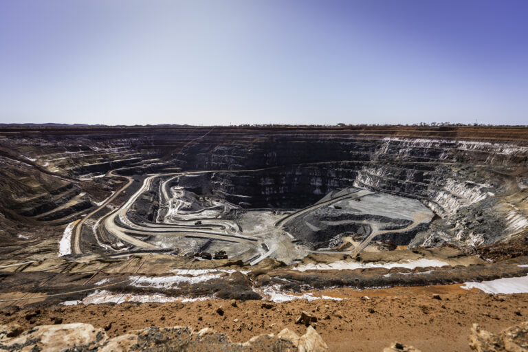 Epiroc and Gold Fields Australia enter MOU for development of diesel-electric underground mine truck.