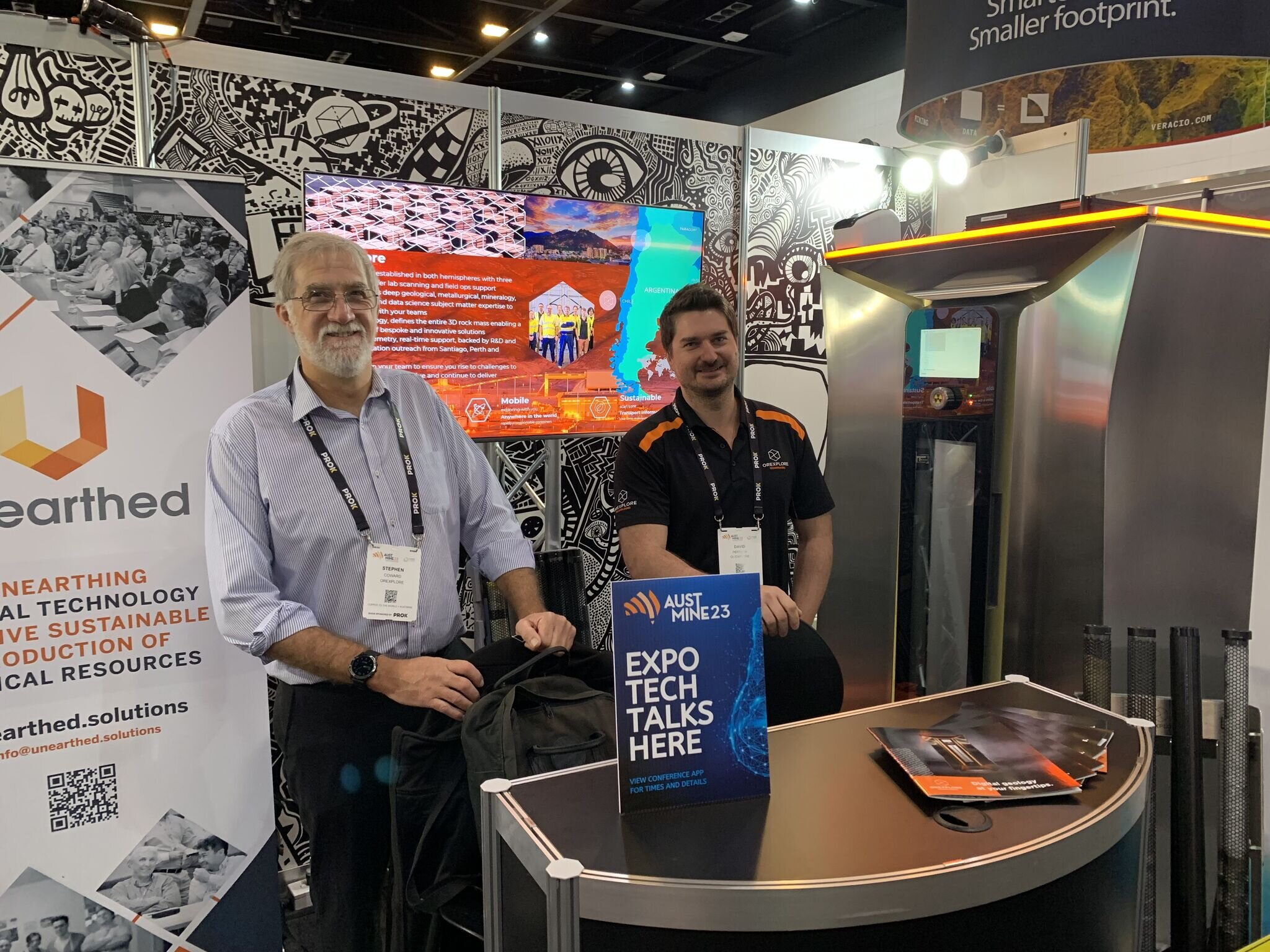Principal geoscientist Stephen Coward and system engineer David Pertsch at Austmine.
