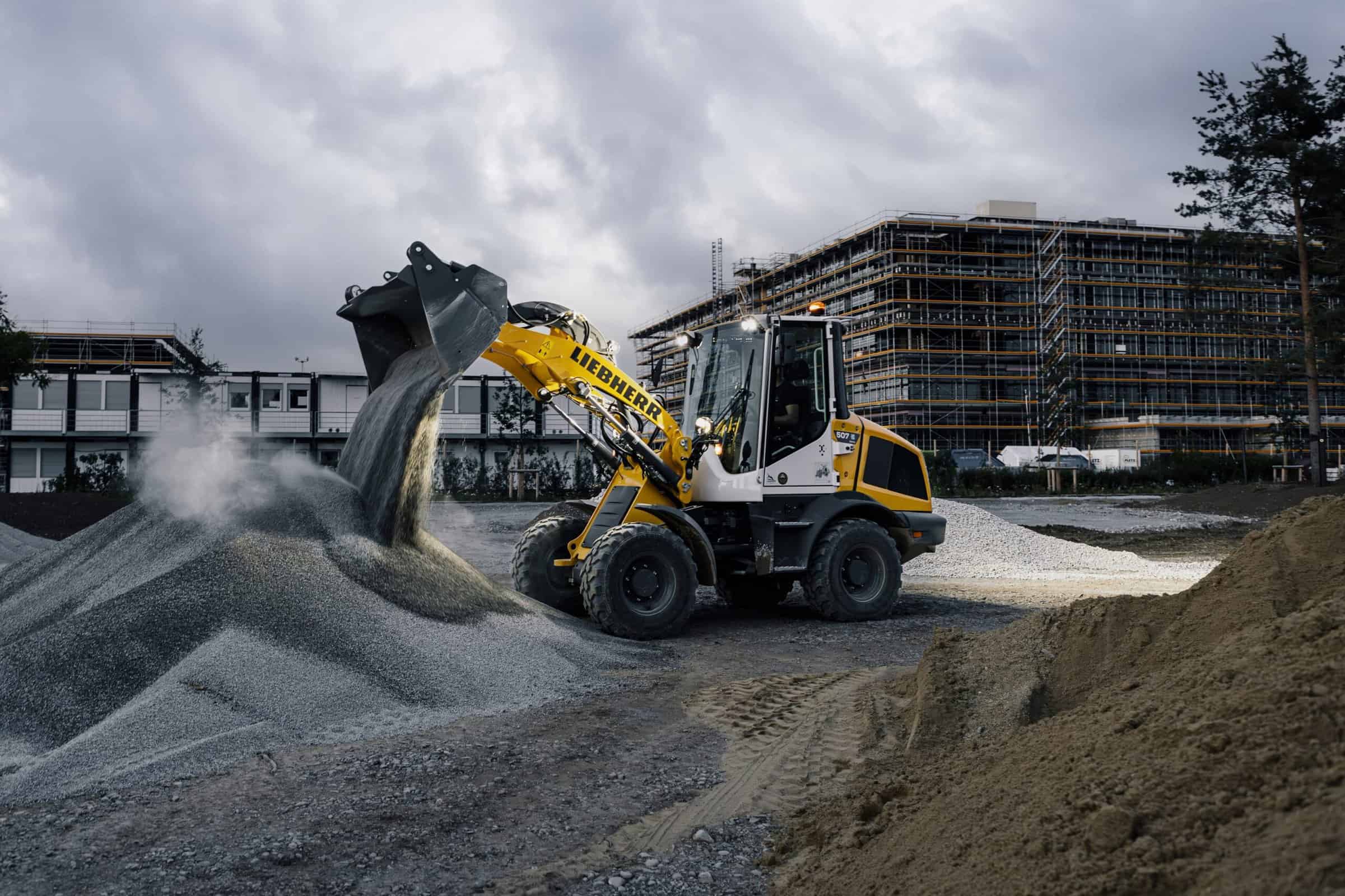 Operators benefit from low noise emissions in noise-sensitive environments.