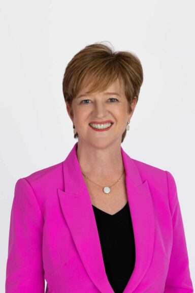 Elsabe Muller’s career spans four continents and six commodities, including aluminium. She has been asset president for mining operations in Australia and held senior leadership positions in areas including technology implementation and commodity marketing.