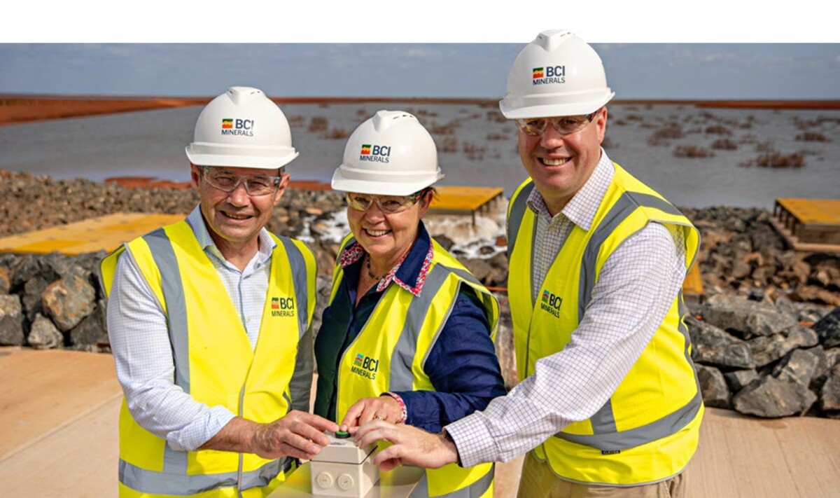 Image source BCI Minerals) WA Premier Roger Cook, Federal Resources Minister Madeleine King and WA Mines Minister David Michael