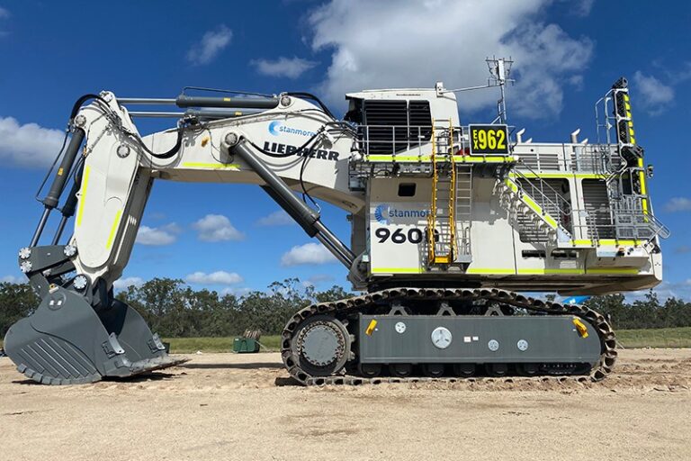 Stanmore commissions second R 9600 excavator