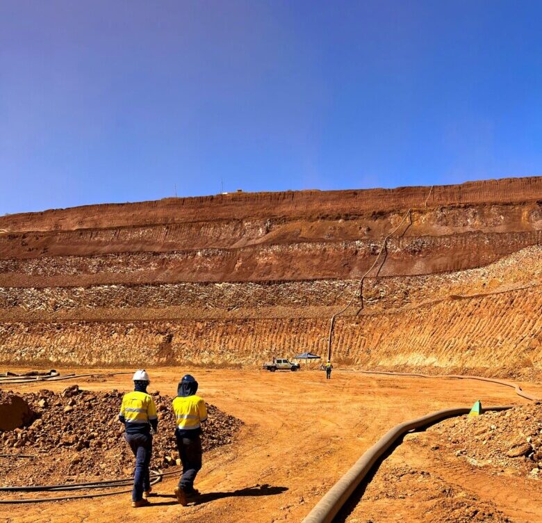 Waterlord hose pumping up high pit wall
