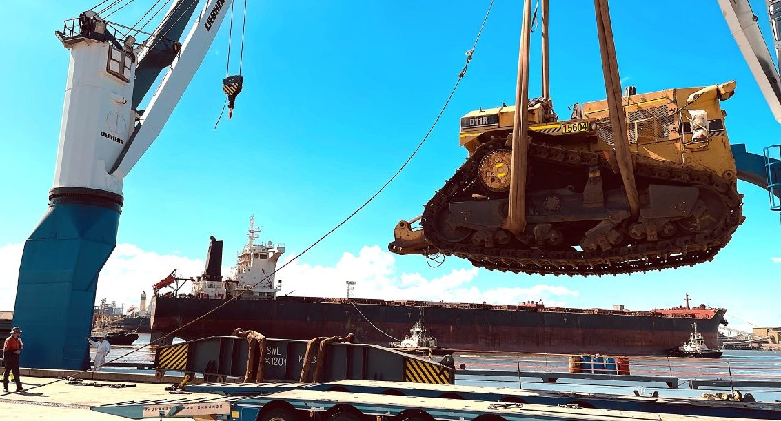 Full Charter_Loading of DR11 Dozer Unit in Newcastle
