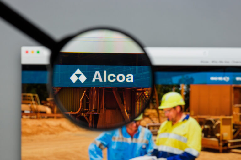 Alcoa to keep mining as WA Government assesses regulations